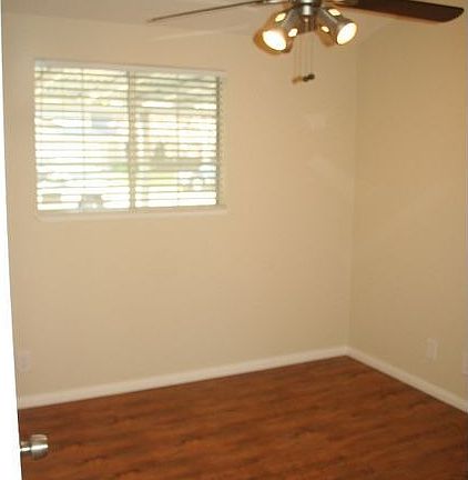 5th image of 216 Fallbrook Ave