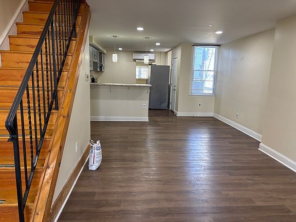 5th image of 5254 Oakland St