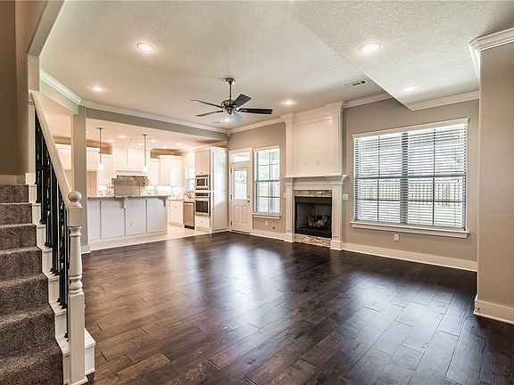 2nd image of 1221 Quailridge Way