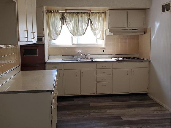3rd image of 1060 Verlene Dr