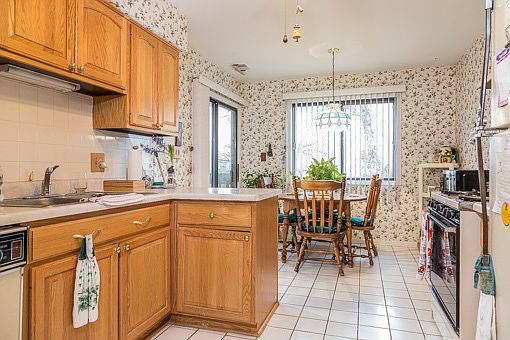 4th image of 1204 Knottingham Ct #2A