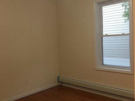 5th image of 644 Henderson Ave
