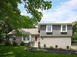 8 Apache Dr, Lake Winnebago, MO 64034