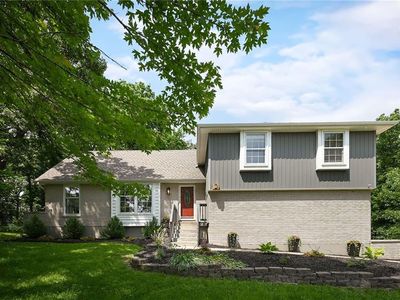 8 Apache Dr, Lake Winnebago, MO, 64034