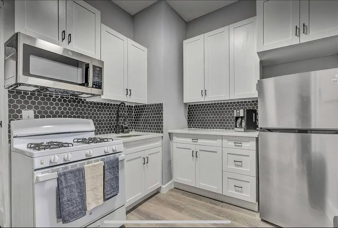 2 bed, 600 sqft, $2,000 — Photo 1