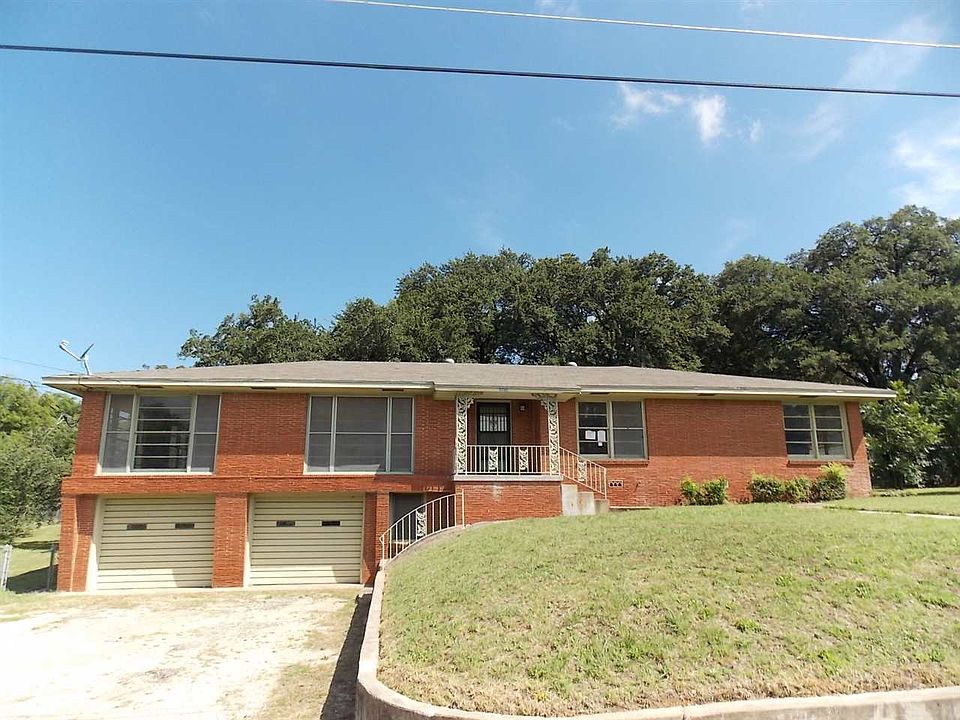 1st image of 2410 Briarwood Ln