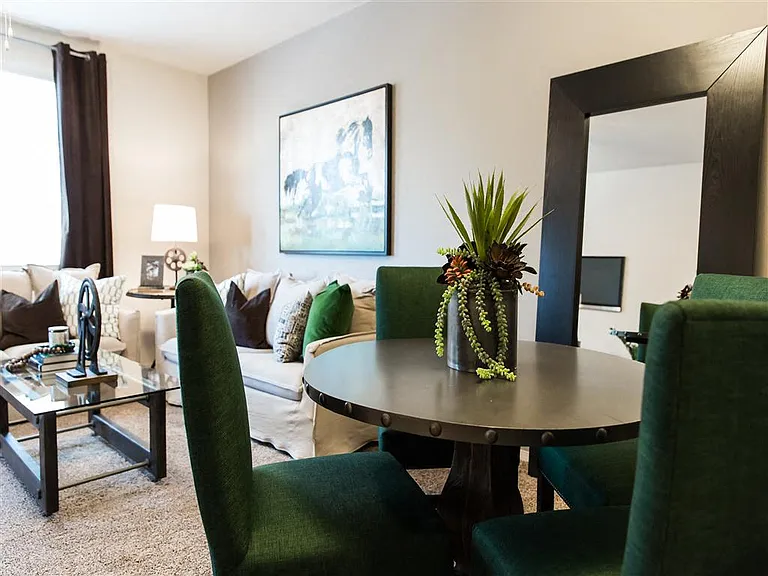 THE GALLERY APARTMENT HOMES — Photo 11