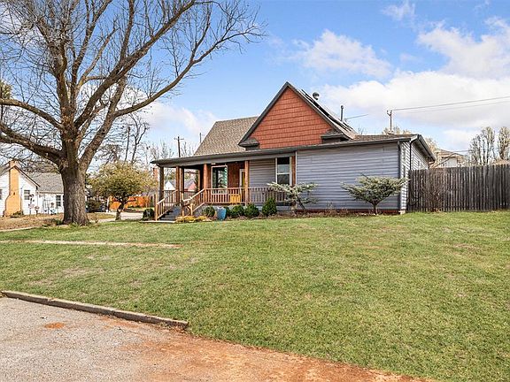 3rd image of 601 S Macomb Ave