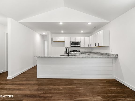 4th image of 206 Avenue C