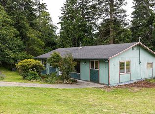 975 Ferry Ave, Coupeville, WA 98239