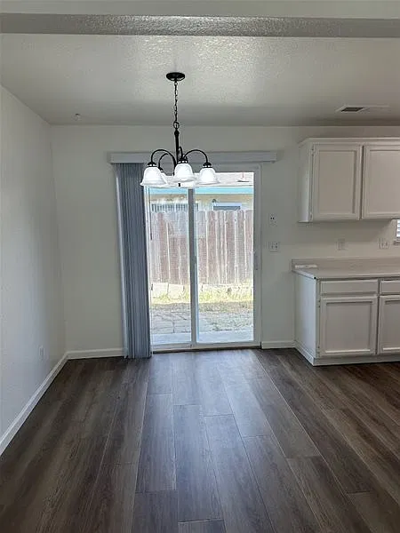 2 bed, 1.5 bath, 1033 sqft, $1,775 — Photo 4