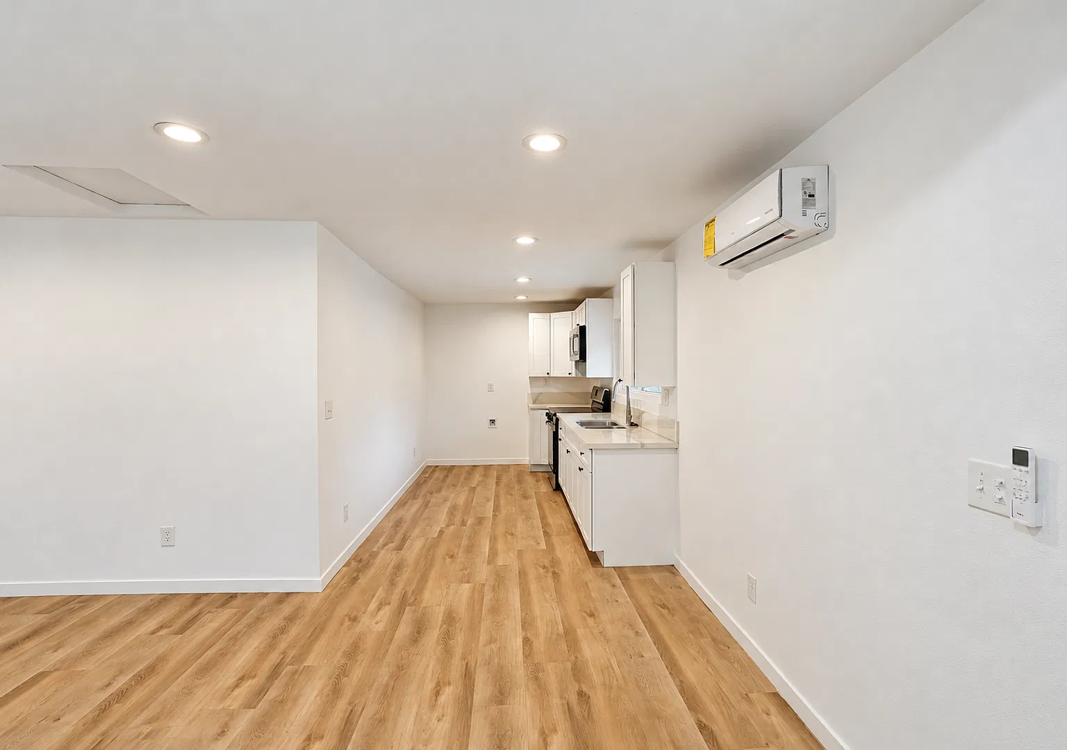 1734 Martin Street — Photo 4