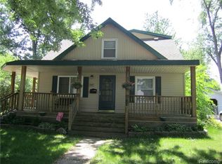33511 Brown St, Garden City, MI 48135
