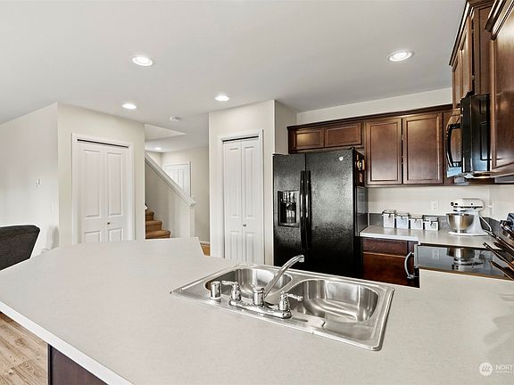 4th image of 1932 76th Avenue SE