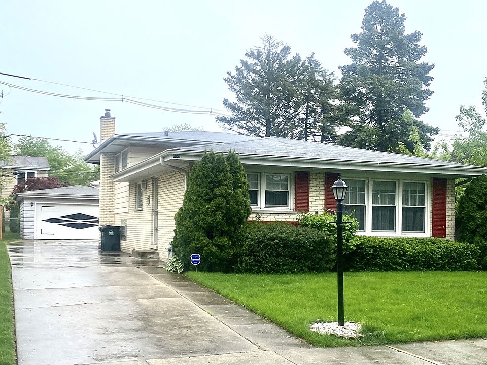 1st image of 635 S Roosevelt Ave
