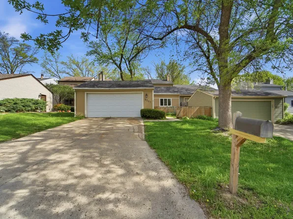 8307 Twana Dr, Urbandale, IA 50322