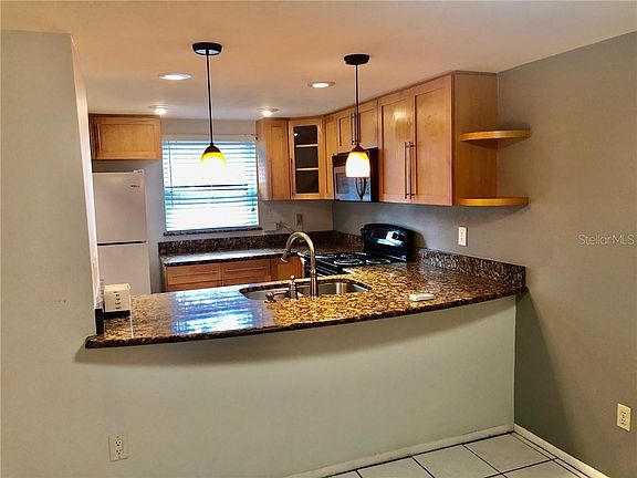 3rd image of 10031 Lake Oak Cir