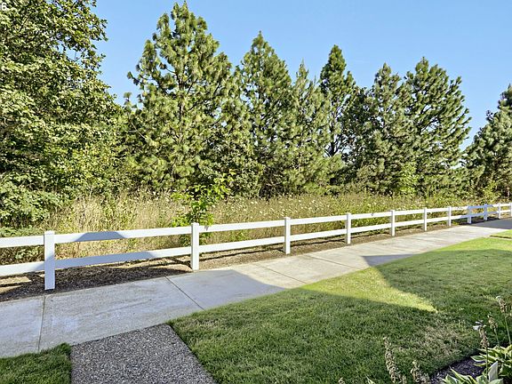 4th image of 3710 SE Scarlet Pl