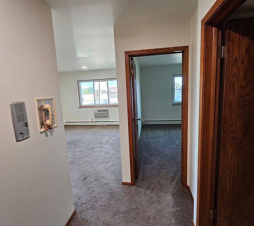 1st image of 905 Oak Ave #17560041