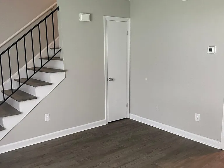 101 Plaza Oaks Rd #6 — Photo 16