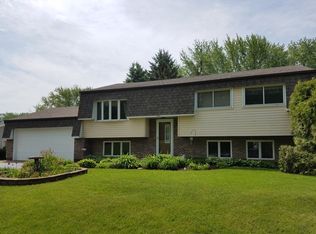 1221 Quincy Ave, Johnsburg, IL 60051