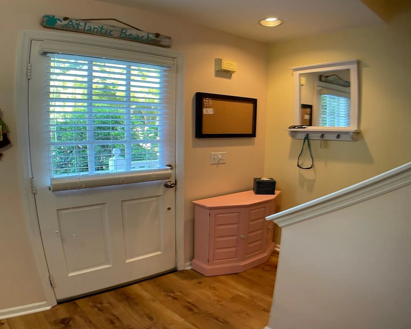 2 bed, 1.5 bath, 875 sqft, $4,200 — Photo 3