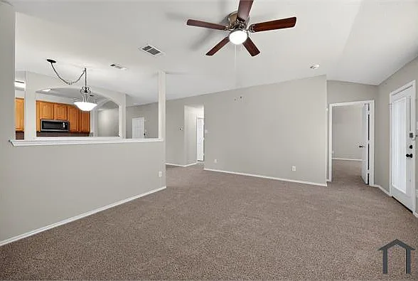 515 Harding Ln — Photo 18