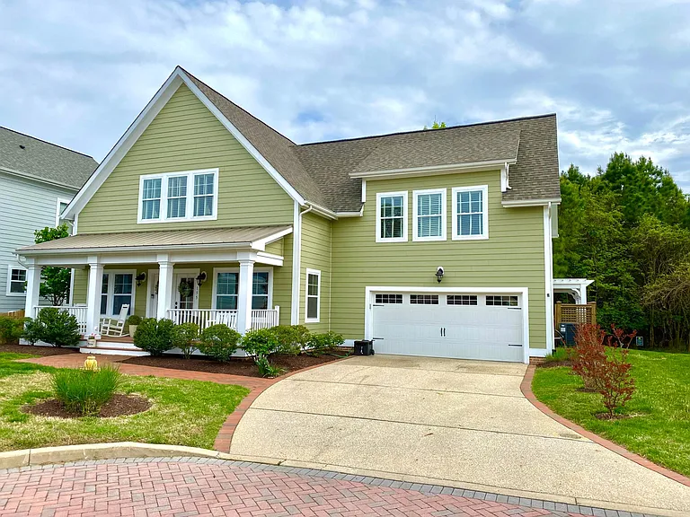 155 Carriage Heath — Photo 1