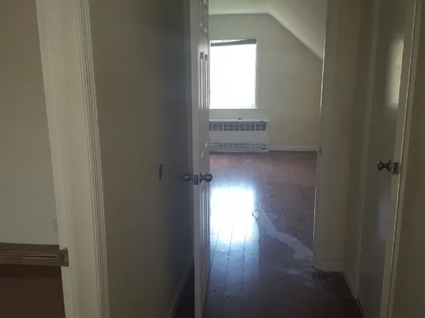 7025 164th St, Fresh Meadows, NY 11365