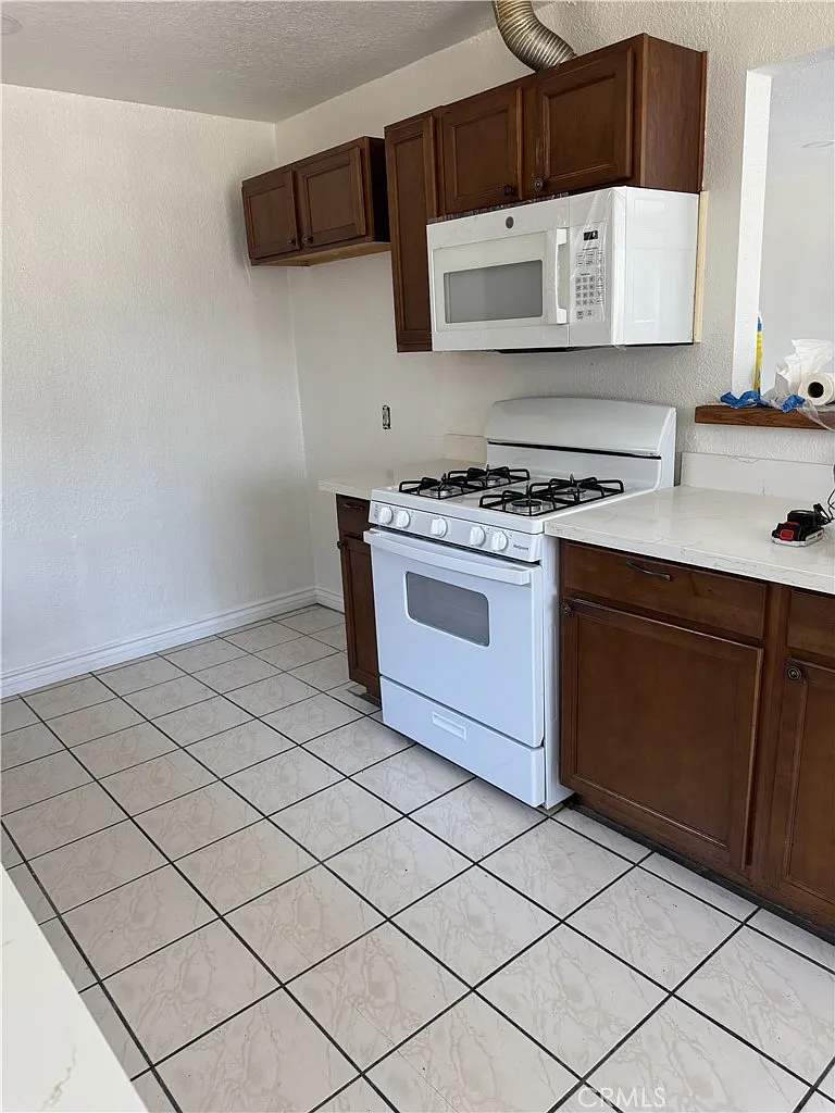 3 bed, 1248 sqft, $3,500 — Photo 2
