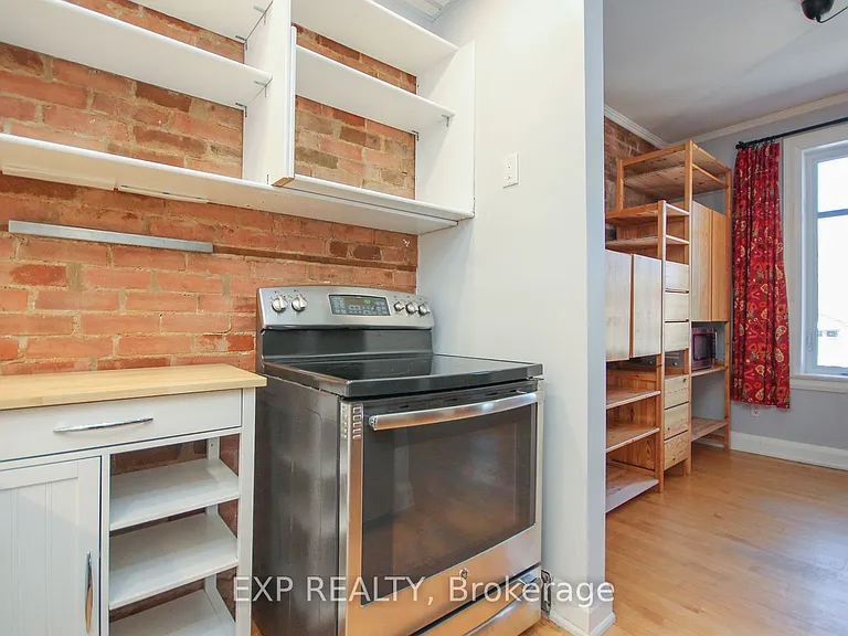 114 Sweetland Ave — Photo 14