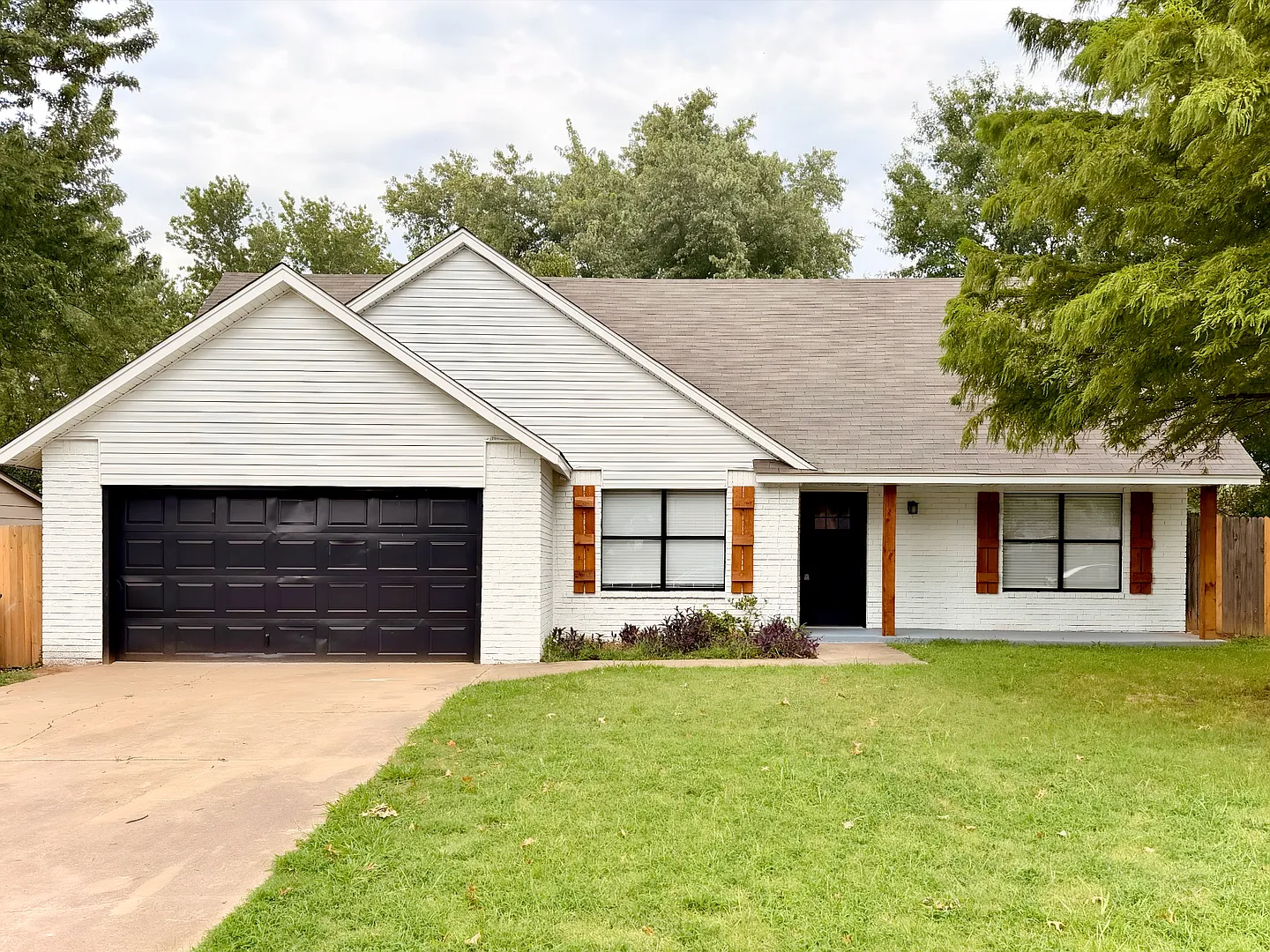 Updated Comfort with a Downstairs Primary Suite in Jenks — Photo 1