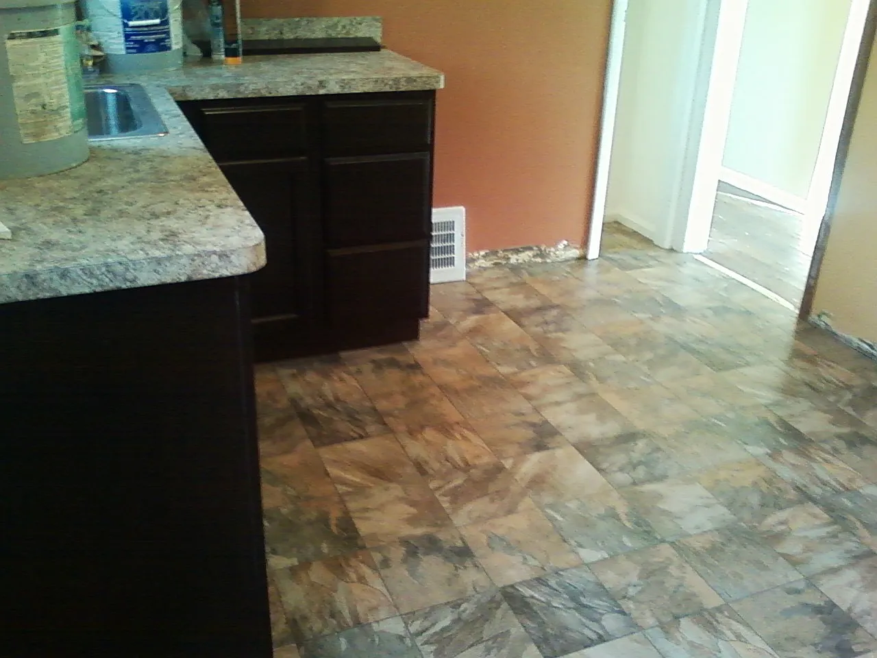 3 bed, 1600 sqft, $1,400 — Photo 2