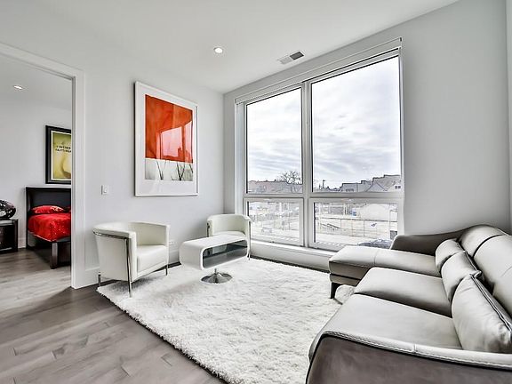 2nd image of 2353 W Wabansia Ave #302X