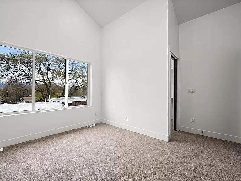218 W Paxton Ave — Photo 12