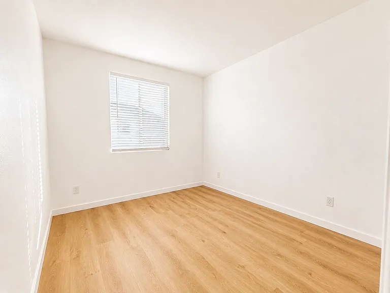 1460 Hummingbird Way — Photo 13