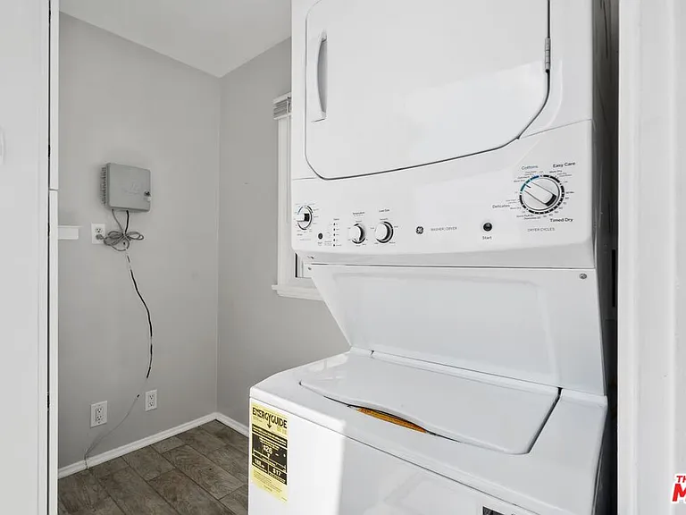 1019 Amherst Ave — Photo 15