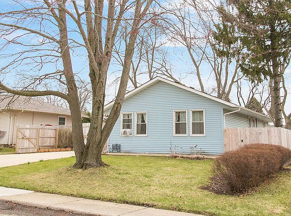 2nd image of 923 Chippewa Cir