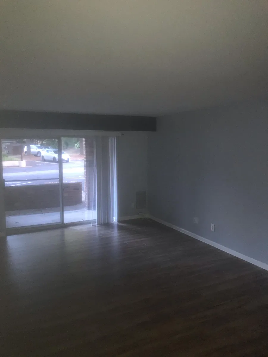 Building Photo - 5810 Cove Landing Rd #201