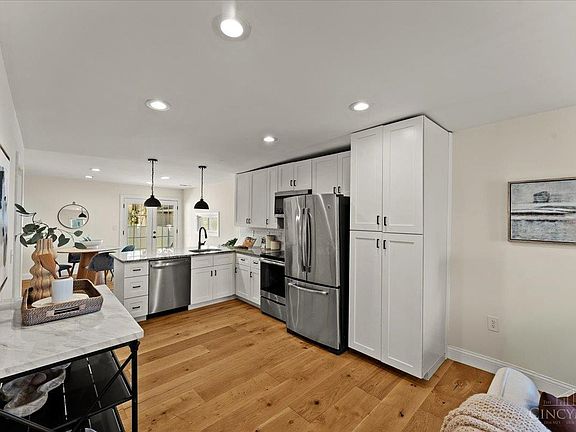 5th image of 6002 Eleanor St