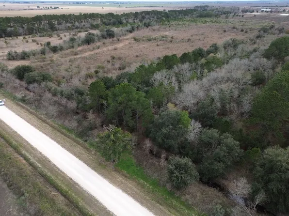 Heller Rd, Anahuac, TX 77514
