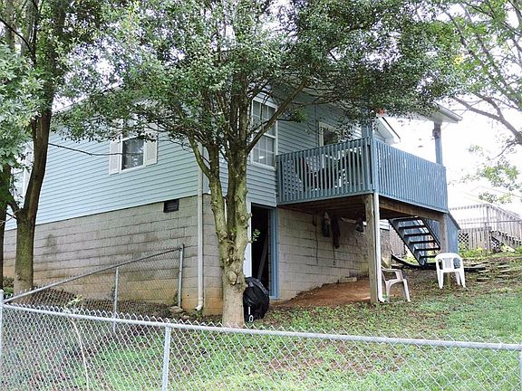 3rd image of 216 Strother St