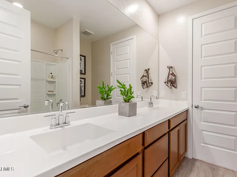43 E Capricorn Way — Photo 24