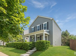 980 Symphony Dr, Aurora, IL 60504