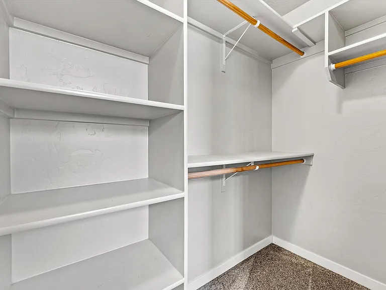 735 SW Huebert St — Photo 15