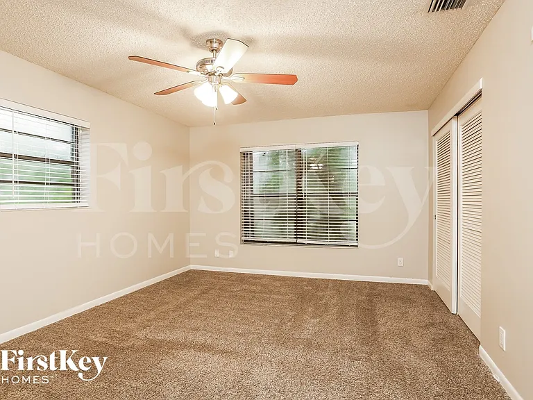 1647 SW 30th Ter — Photo 12