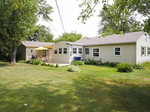 4th image of 121 Hillsdale Dr