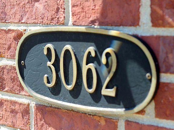 3rd image of 3062 Woodridge Cir NE #2