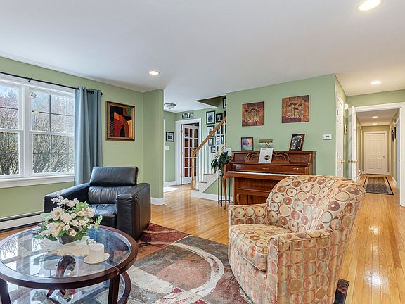 5th image of 28 Lone Pine Lane #4