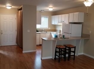 3609 SE 42nd Ave APT 8, Portland, OR 97206